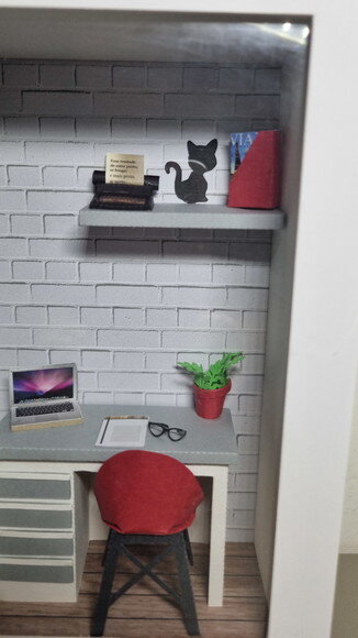 Quadro Cenário em Miniatura - Jornalista - com vidro