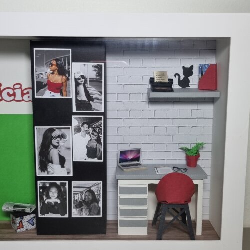 Quadro Cenário em Miniatura - Jornalista - com vidro