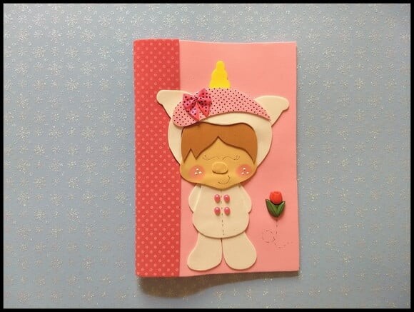Caderno pequeno com capa removível menina de pijama