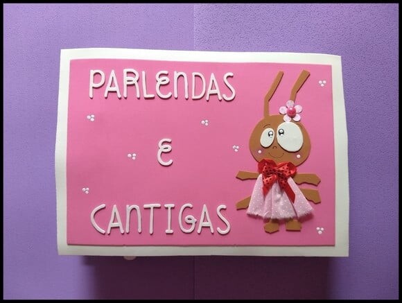 Livro cantigas e parlendas