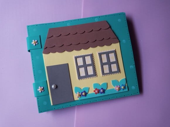 Livro de contar histórias a casa amarela