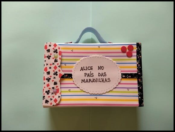 Maleta de história Alice no país das maravilhas