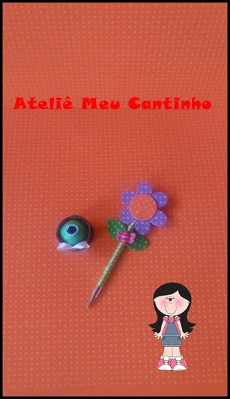 Caneta decorada florzinha