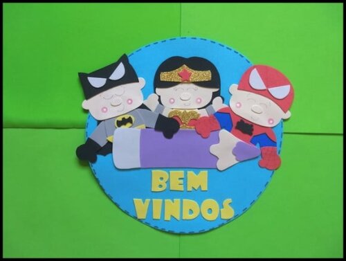 Kit Decoração Sala de Aula Tema Super Heróis com 8 Cartazes