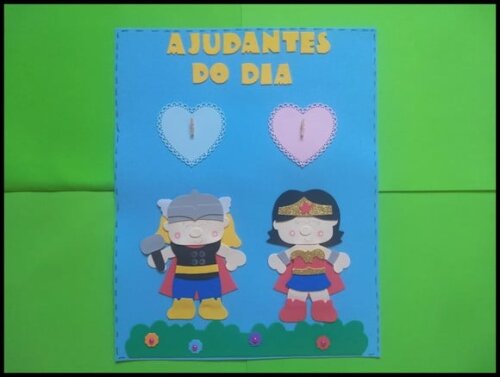 Kit Decoração Sala de Aula Tema Super Heróis com 8 Cartazes