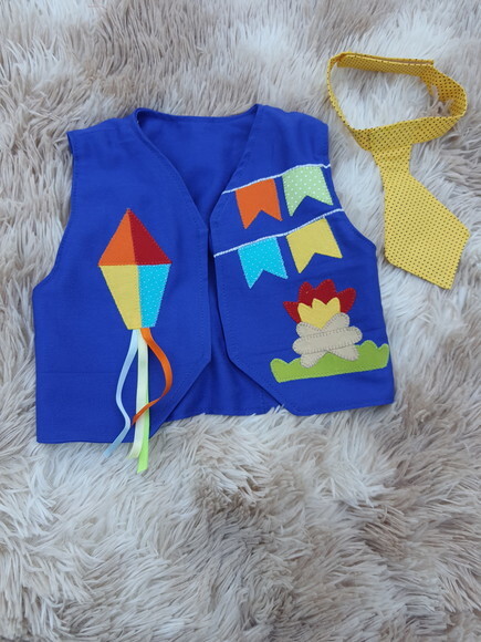Traje caipira para menino