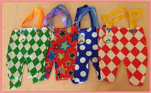 Sacolinha Calça de Palhaço com Kit Desenhos e Giz de Cera