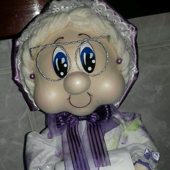 Boneca Porta Papel Higiênico Lilas