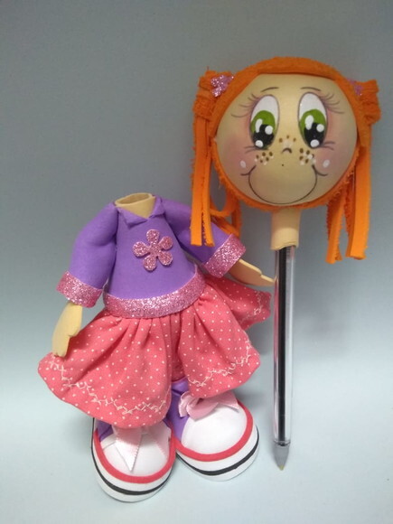 Caneta boneca EVA 3D