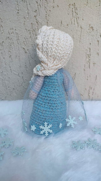 Elsa Frosen em Amigurumi