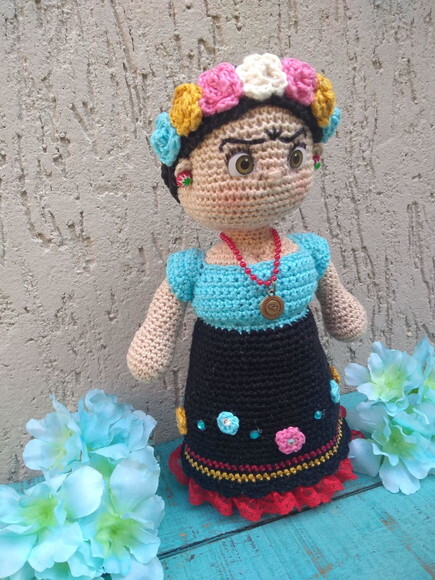 Frida Kahlo em Amigurumi