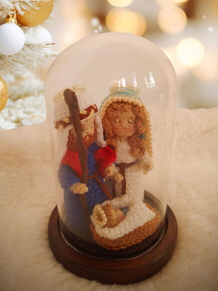 Sagrada Família em Amigurumi na Cúpula de Vidro