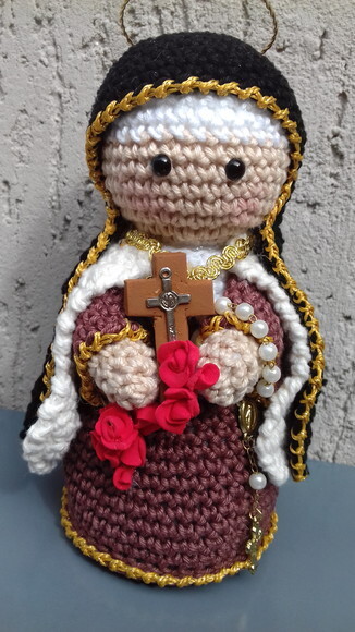 Santa Terezinha Amigurumi. Vendidas Separadamente.