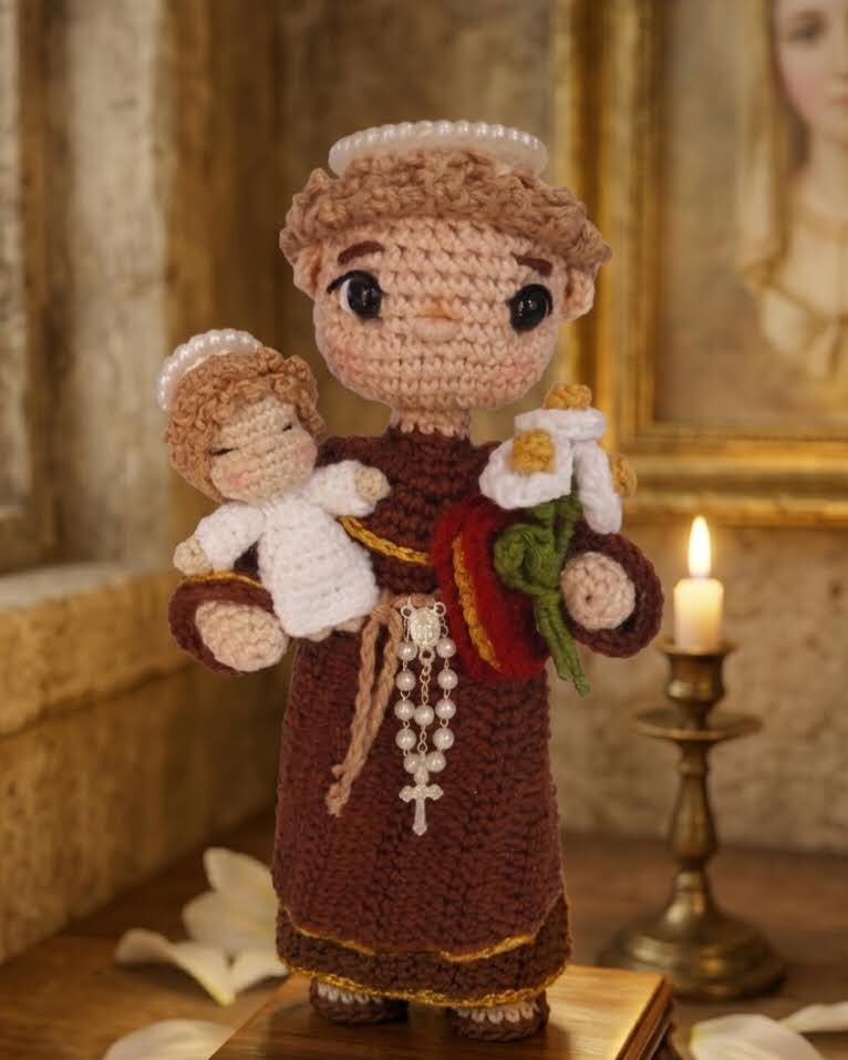 Santo Antônio em Amigurumi