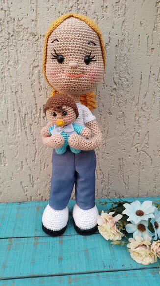 Boneca Mãezinha Amigurumi