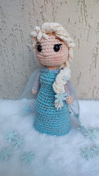 Elsa Frosen em Amigurumi