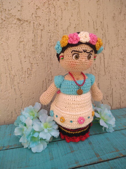 Frida Kahlo em Amigurumi