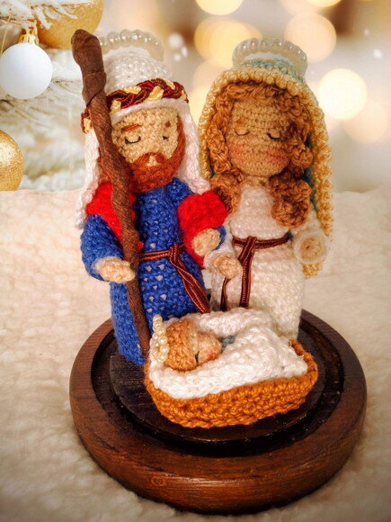 Sagrada Família em Amigurumi na Cúpula de Vidro