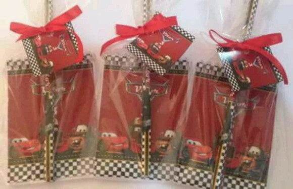 30 Kits Bloquinho e Lápis Personalizado Carros