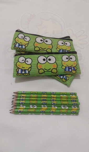40 Estojos Slim Tam: 19x7 e 40 Lápis Hello Kitty ou Keroppi