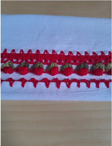 Pano de Prato Artesanal Tulipas Vermelho em Crochê