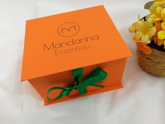 Caixa em cartonagem personalizada - 19x19x9 cm