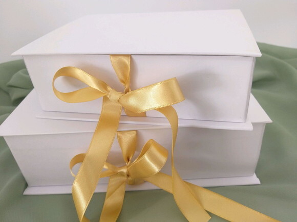 Caixa em Cartonagem sem Personalização - Tam.: 25x25x08 cm