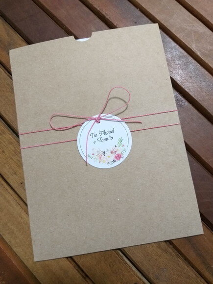 Convite casamento floral com envelope