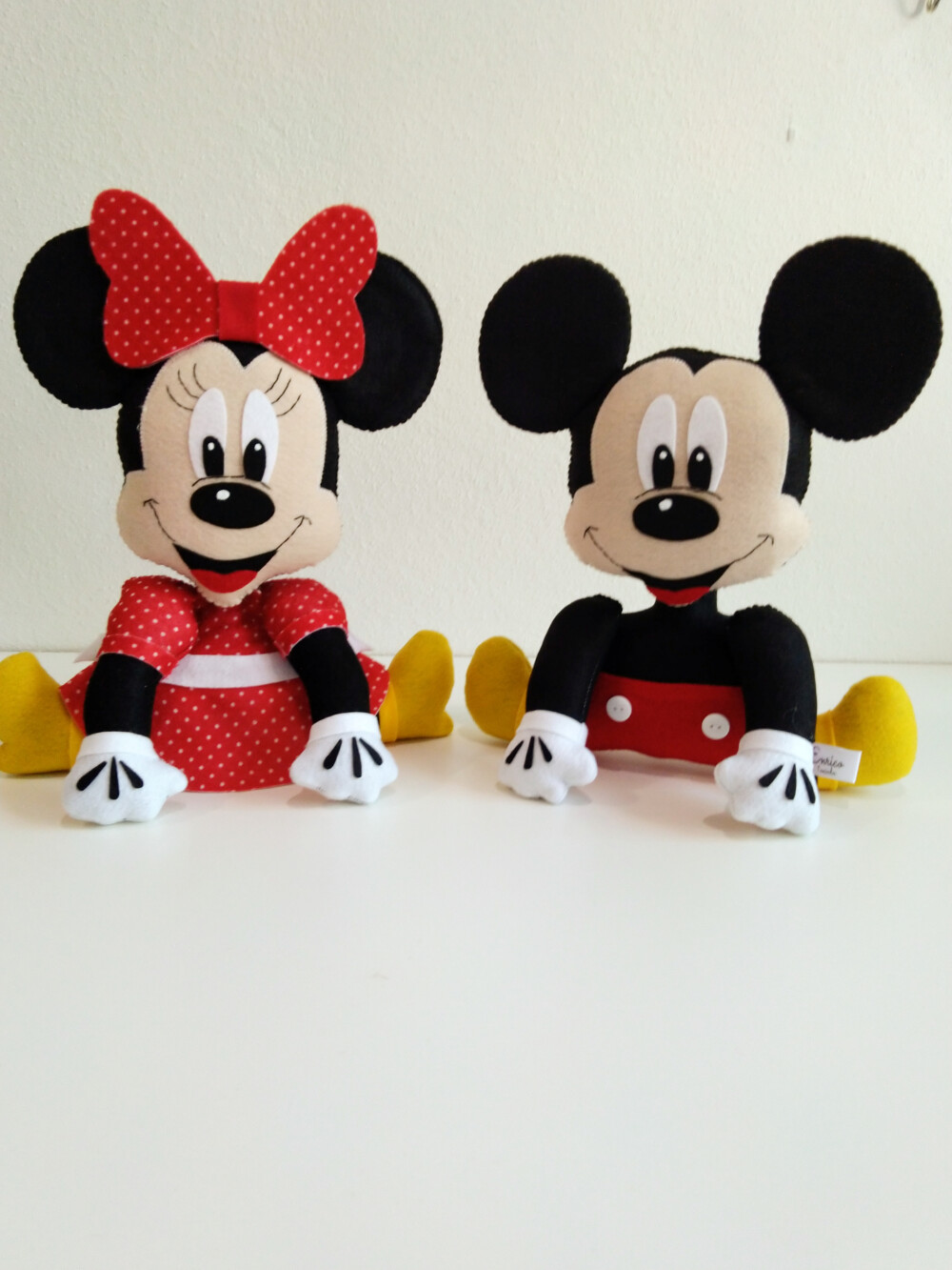 Centro de mesa Mickey e Minnie em feltro
