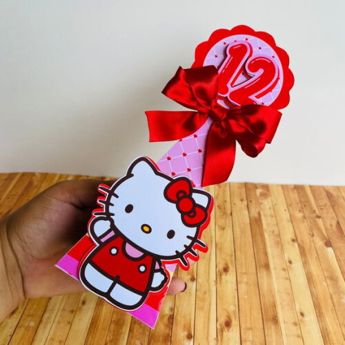 Caixa Pirâmide Personalizada Hello Kitty Vermelha
