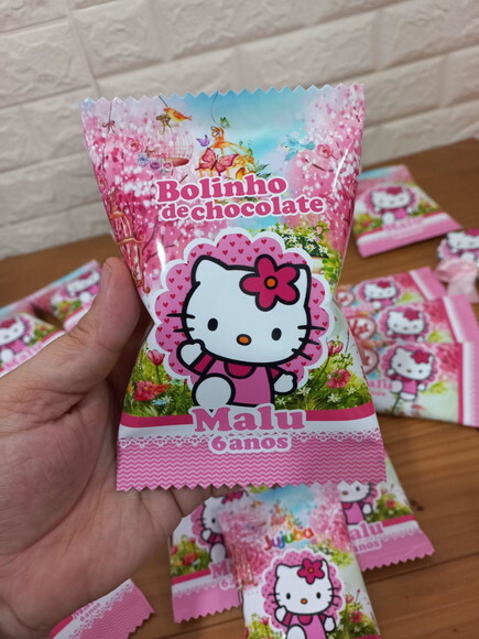 Bolinho de Chocolate Hello Kitty Jardim