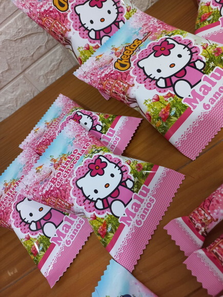 Bolinho de Chocolate Hello Kitty Jardim
