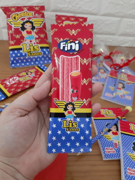 Kit Guloseimas Mulher Maravilha 30 Peças