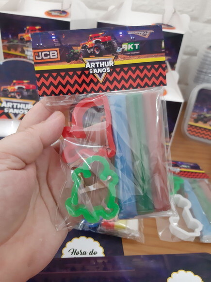 Kit Massinha Monster Jam