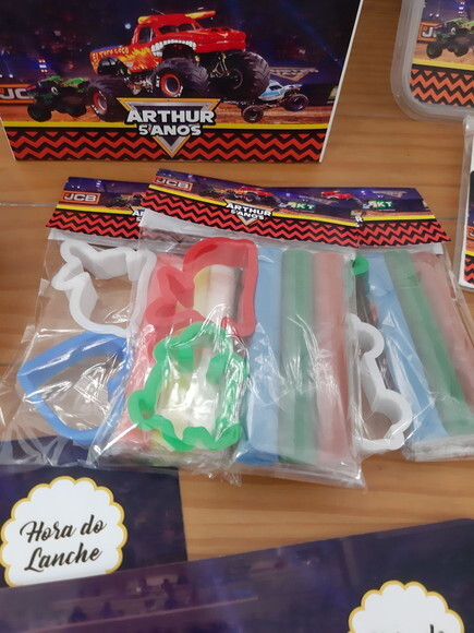 Kit Massinha Monster Jam