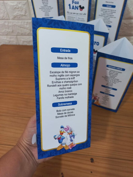 Menu de Mesa Triangular
