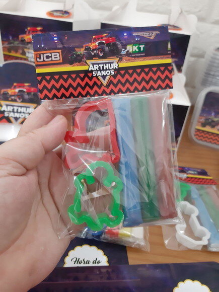 Kit Massinha Monster Jam