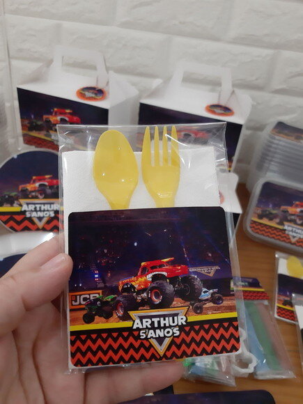 Kit Refeição Monster Jam