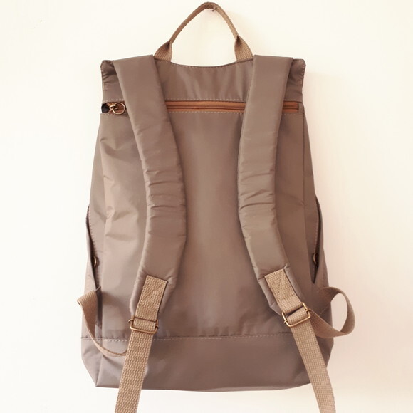 Mochila Urban Amendoa P