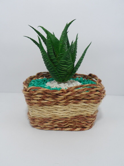 Arranjo Floral em Floreira de Sisal
