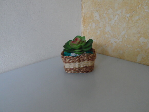 Arranjo Floral em Floreira de Sisal