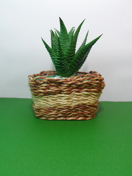 Arranjo Floral em Floreira de Sisal