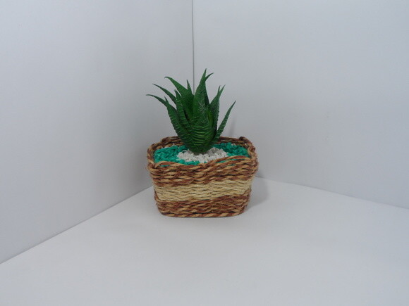 Arranjo Floral em Floreira de Sisal