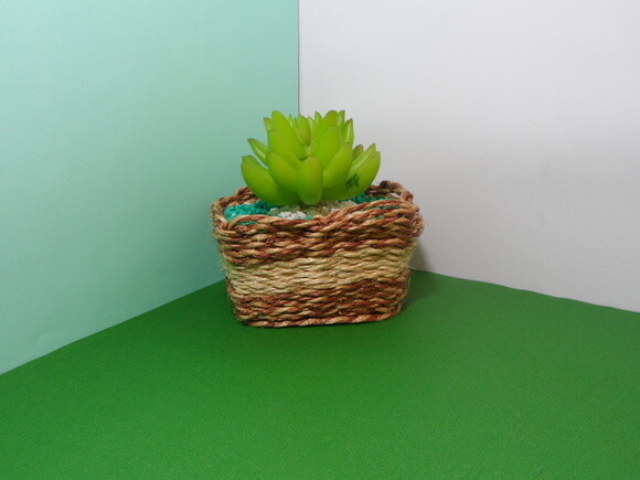 Arranjo Floral em Floreira de Sisal