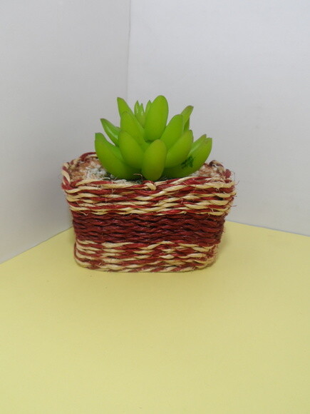 Arranjo Floral em Floreira de Sisal