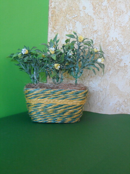 Arranjo Floral em Floreira de Sisal