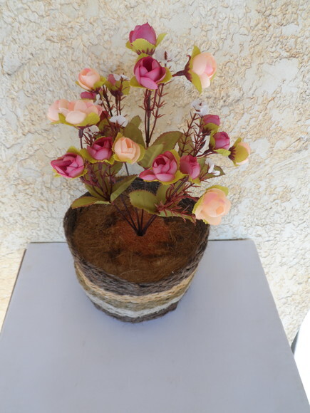 Arranjo Floral em Vaso de Sisal
