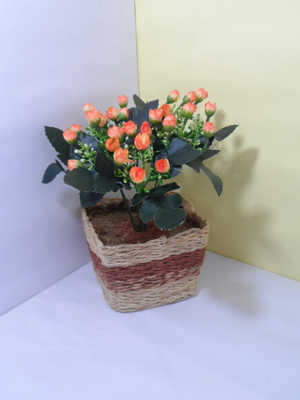 Arranjo Floral em Vaso de Sisal