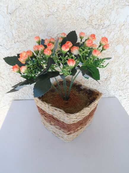 Arranjo Floral em Vaso de Sisal