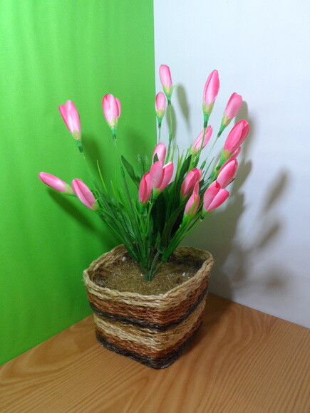 Arranjo Floral em Vaso de Sisal